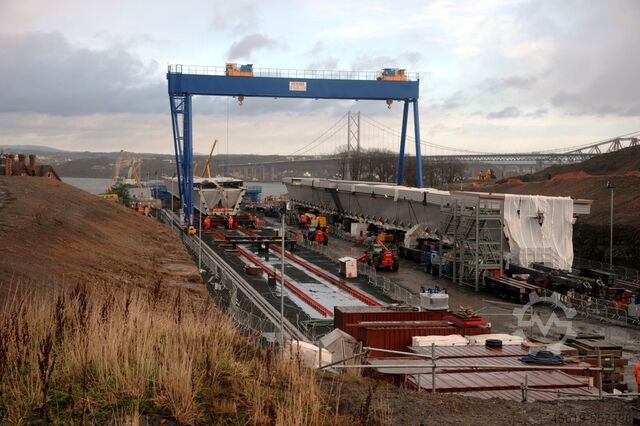 Macara de tip grilă Cranestock 2x125 ton