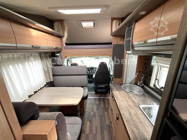 Alkoof camper KNAUS Sky Traveller 650 DG - Festbett - Klima - Garage