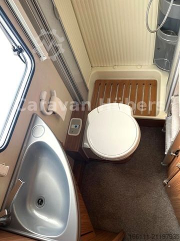 Half-integraal camper CARADO T 348 - Hub/Festbett - Klima - Garage -