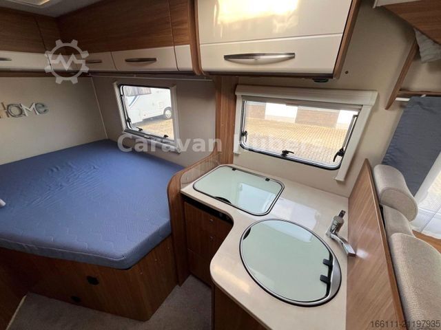 Half-integraal camper CARADO T 348 - Hub/Festbett - Klima - Garage -