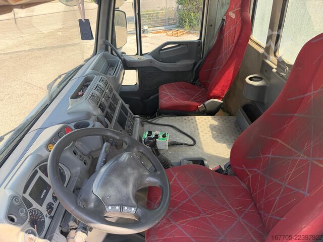 Concrete mixer truck Iveco Trakker 450