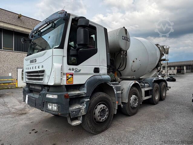 Concrete mixer truck Iveco Trakker 450