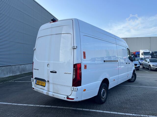 Delivery van Mercedes-Benz Sprinter 319 1.9 CDI / L4 H2 / RWD / Navi / APK...