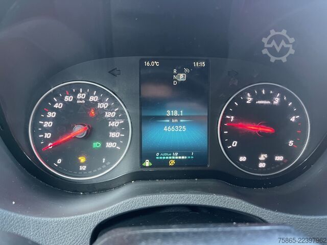 Delivery van Mercedes-Benz Sprinter 319 1.9 CDI / L4 H2 / RWD / Navi / APK...