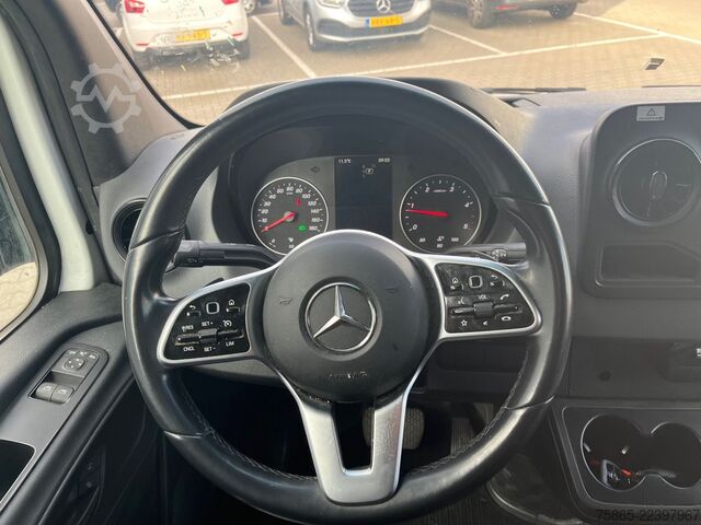 Delivery van Mercedes-Benz Sprinter 319 1.9 CDI / L4 H3 / RWD / / Leder / ...