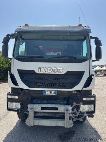 Roll-off tipper truck Iveco TRAKKER 500