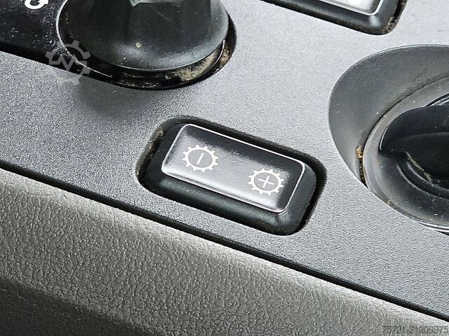 Suitcase DAF LF 230 Bakwagen Laadklep!