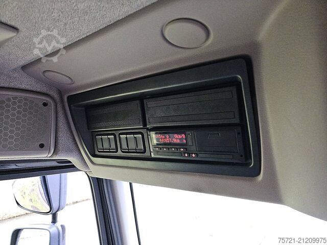 Suitcase DAF LF 230 Bakwagen Laadklep!