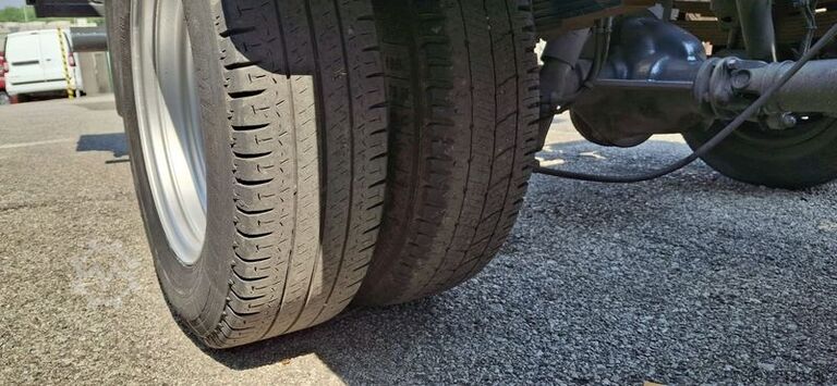 Tipper van Iveco Daily 35C12 - 7 posti - Ribaltabile