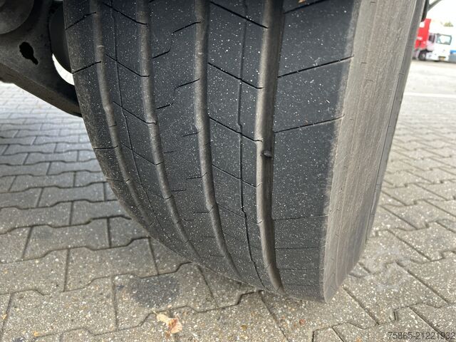 Transporte refrigerado/congelado System Trailers - VeDeCar / Carrier Vector 1550 / Frigo / APK T...