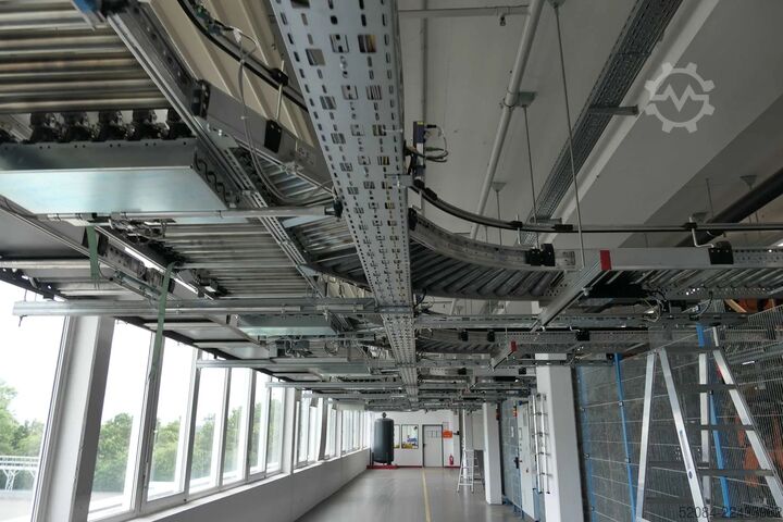 Linia paletyzująca z robotami KUKA KUKA Automatische Palettieranlage