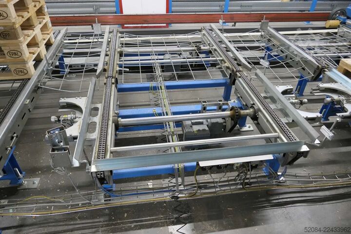 Linia paletyzująca z robotami KUKA KUKA Automatische Palettieranlage