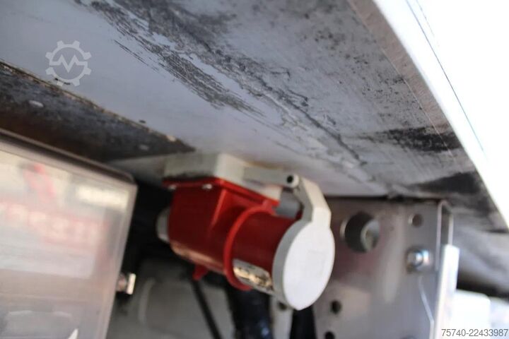 Trasporto refrigerato/congelato Mercedes-Benz Antos 1924 + THERMO KING 1200 + LIFT + EURO 6