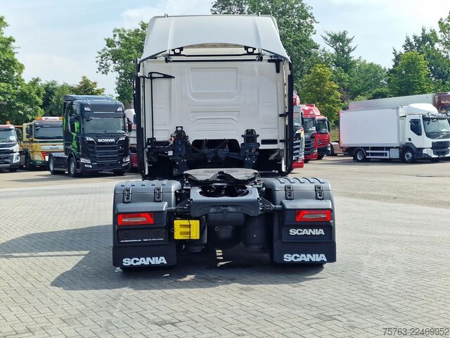 Standart-SZM Scania R460 4x2 - retarder - steel / air - fridge - ni...