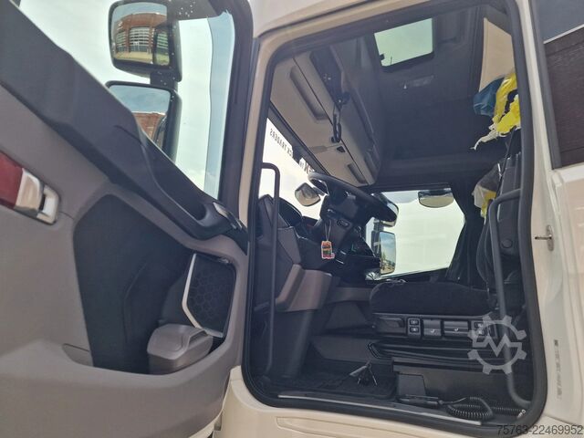 Standart-SZM Scania R460 4x2 - retarder - steel / air - fridge - ni...