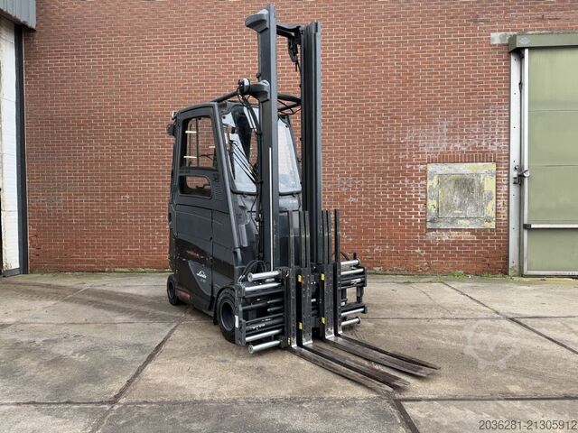 Electric 4-wheel forklift Linde E30HL-01/600