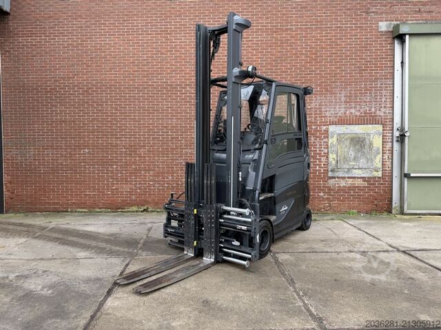 Electric 4-wheel forklift Linde E30HL-01/600