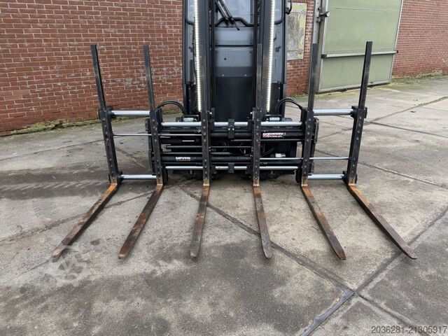 Electric 4-wheel forklift Linde E30HL-01/600