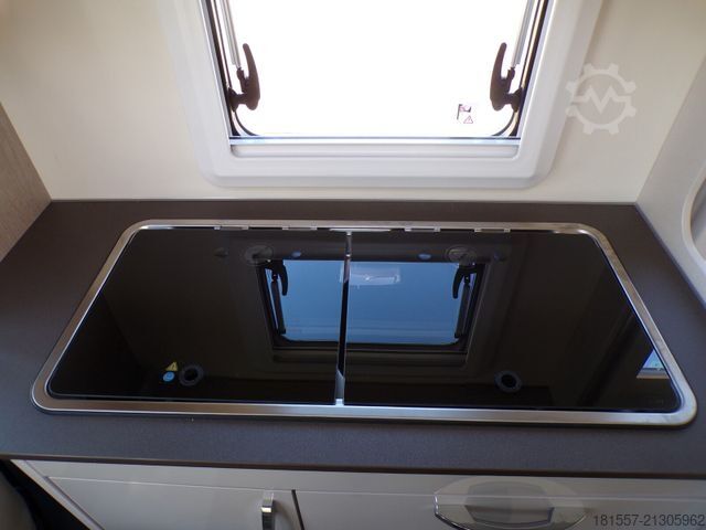 Semi-integrated camper BÜRSTNER Lineo T 700 Tageszulassung / Active, Xenon, Isof