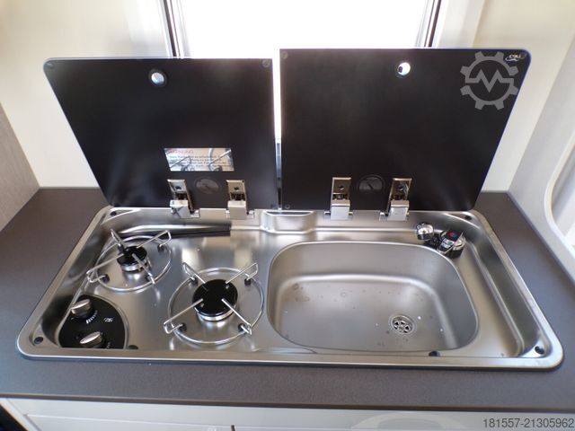 Semi-integrated camper BÜRSTNER Lineo T 700 Tageszulassung / Active, Xenon, Isof