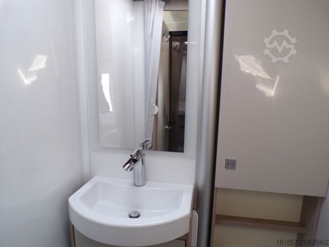 Semi-integrated camper BÜRSTNER Lineo T 700 Tageszulassung / Active, Xenon, Isof