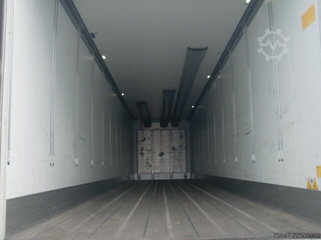 Geïsoleerde kastoplegger Schmitz Cargobull SKO 24/L - 13.4 FP Cool V7 DS/BB Pharma
