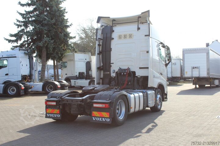Standaard trekker Volvo FH 500 Globe   I-Park Cool   VIN: LB   3 Stück!