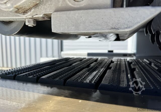 Ferăstrău multifuncțional Caterpillar SCM M3