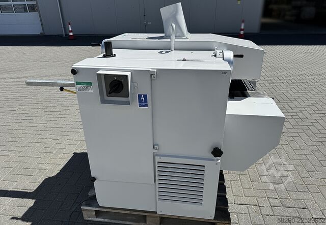Ferăstrău multifuncțional Caterpillar SCM M3