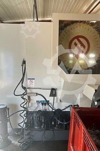 Függőleges megmunkáló központ HAAS UMC-750