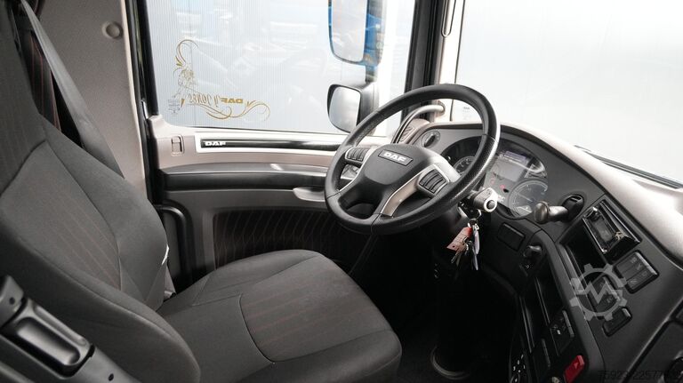 Standard-SZM DAF XF 450 tractor unit 355.400km