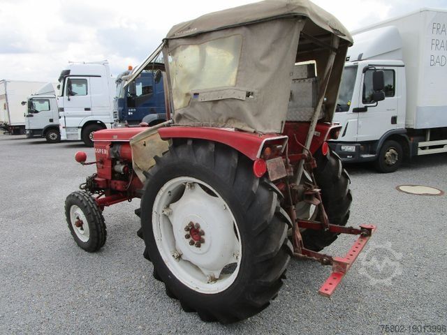 Tractor RENAULT SUPER 6 -R7050- 4xNeu Bereift+Tüv 03/2027