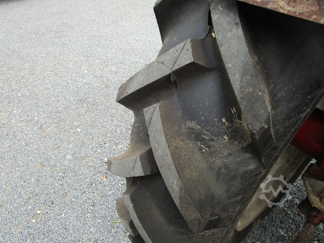 Tractor RENAULT SUPER 6 -R7050- 4xNeu Bereift+Tüv 03/2027