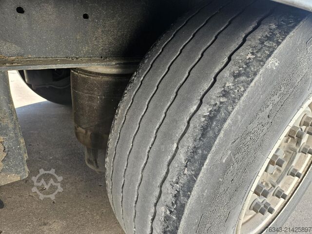 Semirimorchio con telone Krone SD