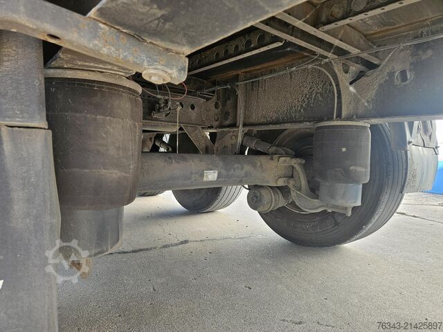 Semirimorchio con telone Krone SD