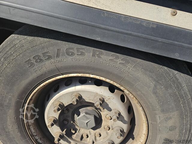 Semirimorchio con telone Krone SD