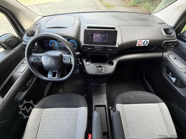 Minibusz Citroën ë-Berlingo 136 FEEL M 2x Schiebetür Klima