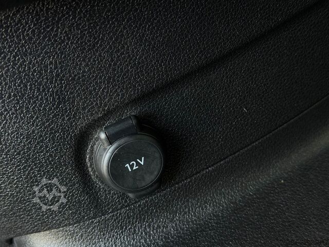 Minibusz Citroën ë-Berlingo 136 FEEL M 2x Schiebetür Klima