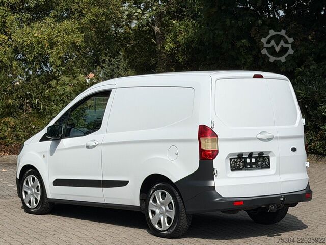 Minibusz FORD Transit Courier 1.5 TdCi L1H1 Klima Ahk Kamera