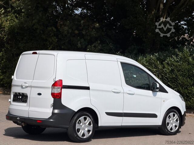Minibusz FORD Transit Courier 1.5 TdCi L1H1 Klima Ahk Kamera