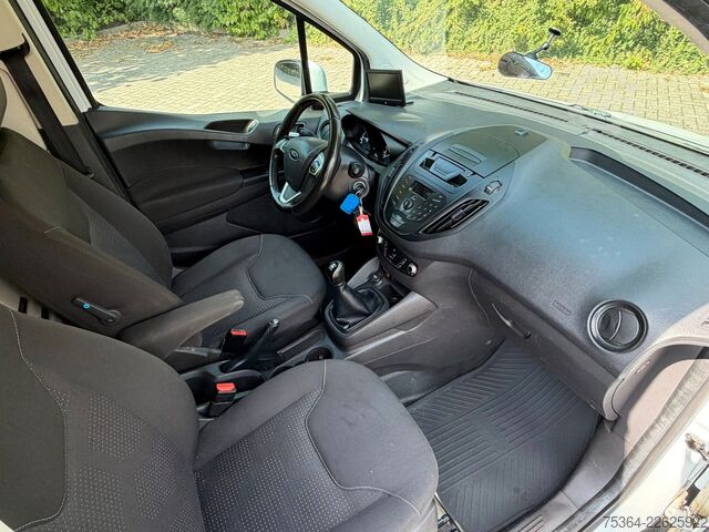 Minibusz FORD Transit Courier 1.5 TdCi L1H1 Klima Ahk Kamera