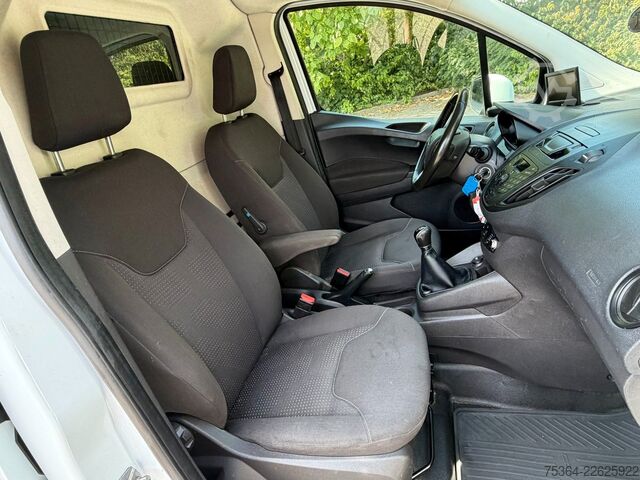 Minibusz FORD Transit Courier 1.5 TdCi L1H1 Klima Ahk Kamera