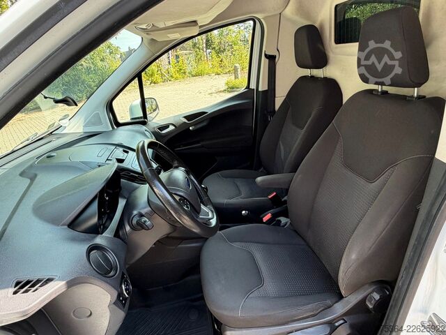 Minibusz FORD Transit Courier 1.5 TdCi L1H1 Klima Ahk Kamera
