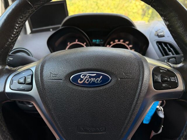 Minibusz FORD Transit Courier 1.5 TdCi L1H1 Klima Ahk Kamera