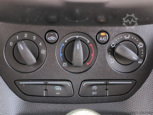 Dobozos furgon Ford Transit Connect Kasten L1 1.5D*AHK Klima Regale