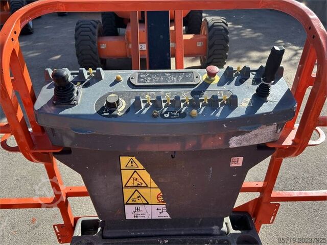 Plate-forme de travail télescopique articulée JLG 600 AJ (3218)