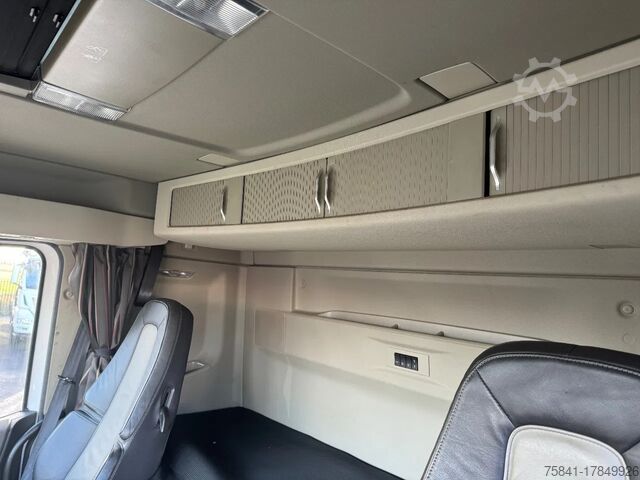 Kranbil Volvo FH 540 8x4 HMF 6020-O K6 + JIB FJ 1200-6