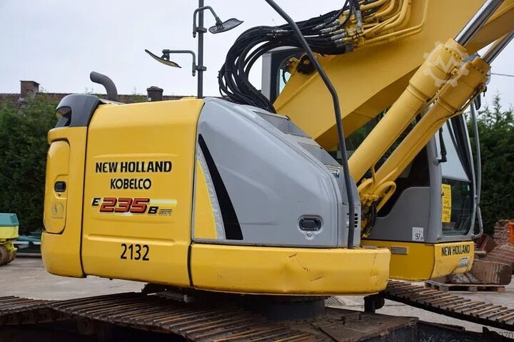 Koparka gąsienicowa New Holland Kobelco E235B SR-LCT