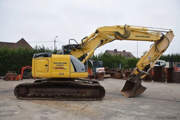Koparka gąsienicowa New Holland Kobelco E235B SR-LCT