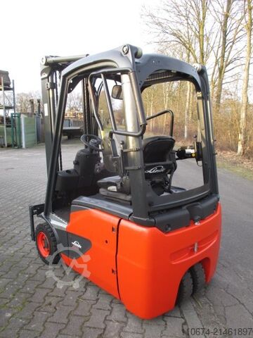 Elektrisk 3 -hjulet gaffeltruck Linde E16C-02